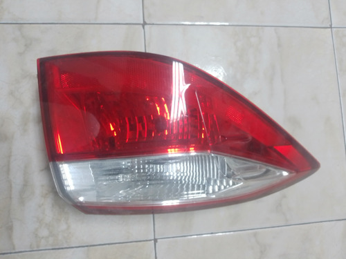 Stop Izq Guardafango Toyota 15/18 Original Usado Como Nuevo (Usado)