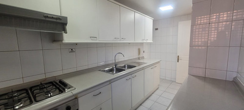 Depto. En Arriendo 4d + 3b + 2e + 1b - Flor De Azucena / Los