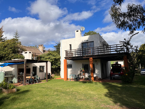 Casa En Atlantida A La Venta Con Renta