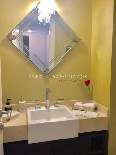 Departamento De 2 Dormitorios En Torre Aquarela, Mansa, Punta Del Este-ref:745