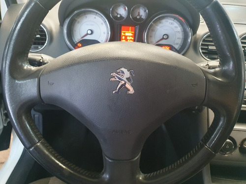 Imagen 5 de 15 de Peugeot 308 Allure 1.6 Nafta Manual 5 Puertas 2015 Vl