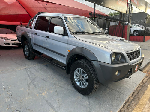 Mitsubishi L200 2.5 Outdoor Hpe Cab. Dupla 4x4 Aut. 4p