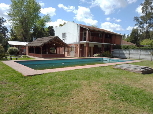 Venta Casa Quinta De Cinco Dormitorios En La Reja