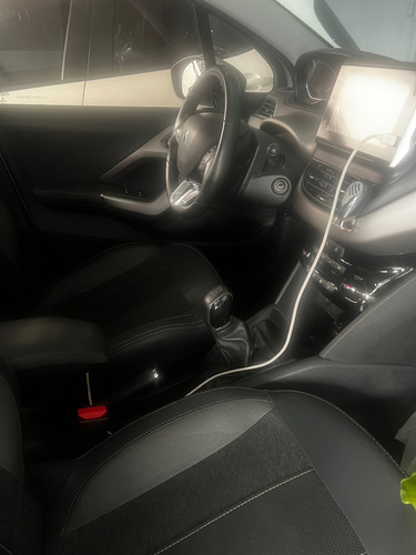 Peugeot 208 1.6 Feline
