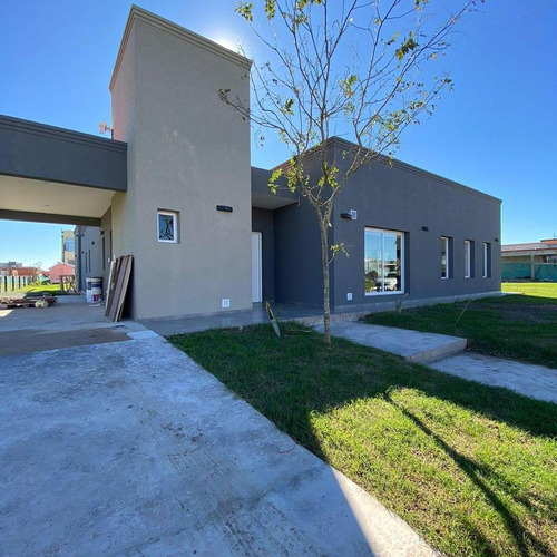 Casa En Alquiler O Venta. A Estrenar. Barrio Horizontes Al Sur. Canning.