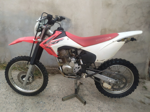 Imagem 2 de 6 de Honda Crf 230f