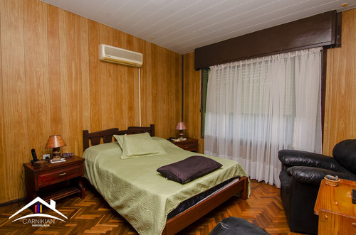 Preciosa Casa Con Mucho Verde De 3 Dormitorios