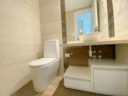 Apartamento De 3 Dormitorios En Venta En Miami Boulevard, Punta Del Este.