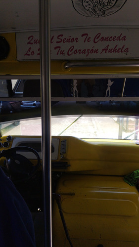 Microbús Prisma En Execelentes Condiciones Para 27 Pasajeros