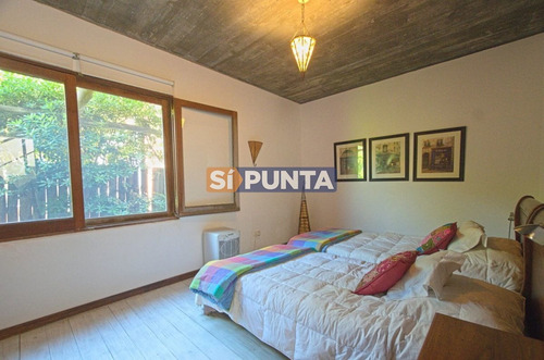 Imagen 15 de 30 de Casa En Venta De 4 Dormitorios En Punta Piedras A Metros Del Mar