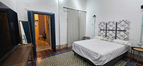 Casa En Venta Totalmente Amueblada En Avenida Itzaes, Merida.