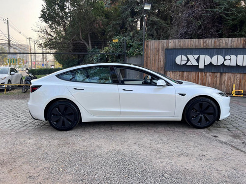 Tesla Model 3 Standar Range Plus 2025