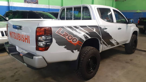 Imagen 2 de 6 de Mitsubishi L200