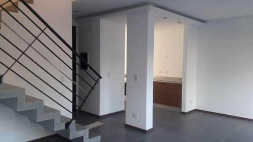 Imagen 8 de 30 de Duplex De 3 Ambientes Con Jardin Y Cochera