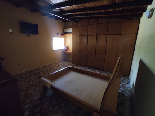 Imagen 16 de 30 de Venta. Amplia Y Bella Casa En La Candelaria, El Limon. 04146080695 Yr