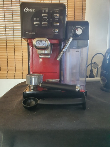 Cafetera Oster Primalatte (mod. 6701) - Capsulas O Expreso