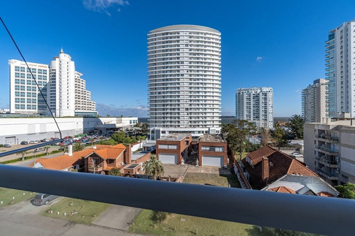Imagen 3 de 18 de Apartamento 3 Dormitorios En Playa Mansa, Punta Del Este - Cap Breton