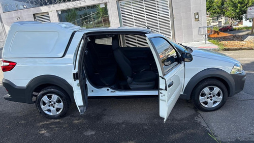 Fiat Strada 1.4 Hard Working Cab. Dupla Flex 3p