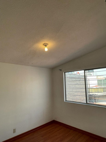 Excelente Oportunidad!!! Casa En Venta En Viveros Del Valle A Dos Minutos De Los Bastones