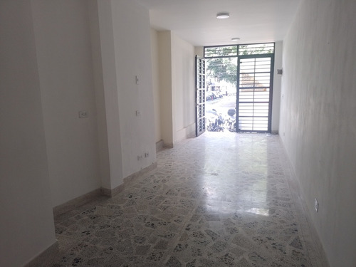 Local En Arriendo Ubicado En Medellin Sector Unicentro (22578).