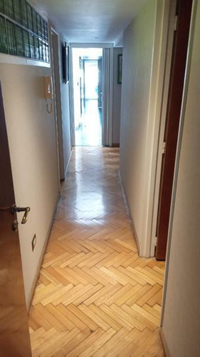 Luminoso Semipiso De 5 Ambientes Con Balcón Y Vista Abierta En Venta - Barrio Norte