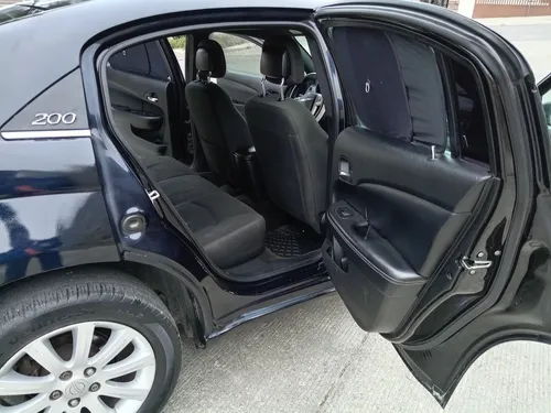 Chrysler 200