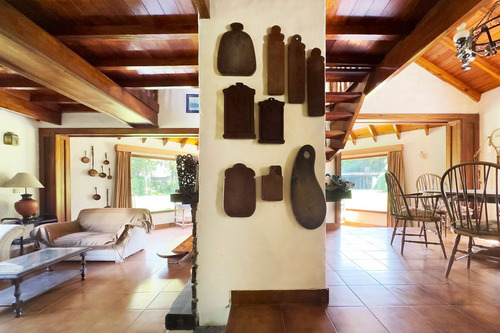 Casa En Venta En Barrio Parque Belen De Escobar