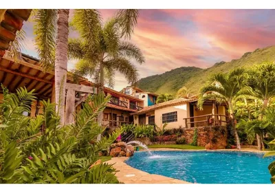 Hotel y resort en venta