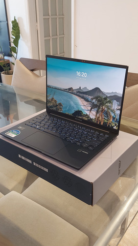 Asus Zenbook 14 Oled, Intel Core Ultra 9 185h, 32gb, 1tb Ssd Ponder Blue (Usado)