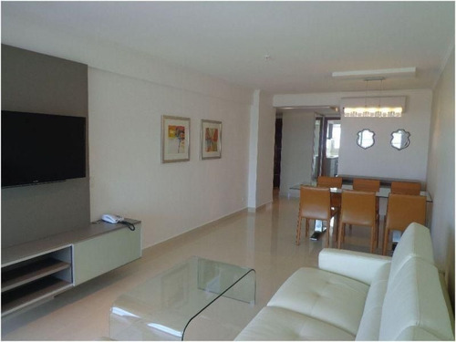 Apartamento En Venta De 2 Dormitorios En Playa Mansa