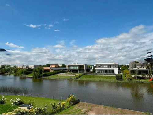 Casa En Venta El Canton A La Laguna
