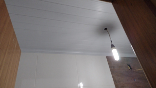 Imagem 2 de 4 de Forro Pvc Parte Elétrica