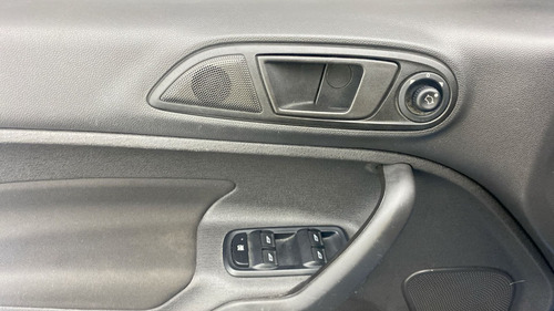 Imagen 16 de 25 de Ford Fiesta Sportback Se 1.6