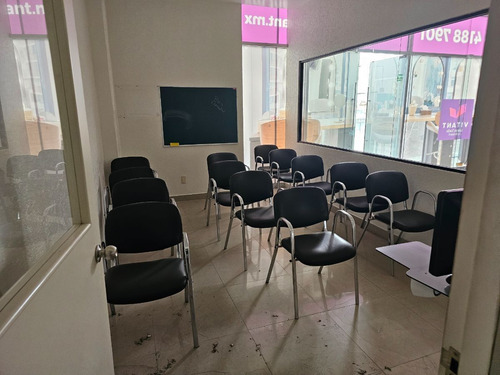 Local Comercial Acondicionado Para Escuela O Consultorios En Garza Sada