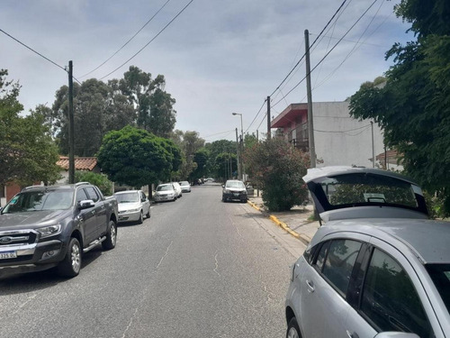 Casa En Venta - 3 Dormitorios 2 Baños 5 Cocheras - 450mts2 - Santa Teresita