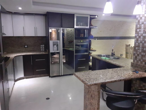 Imagen 2 de 14 de Townhouse En Venta Urb. Andrés Bello Fm*
