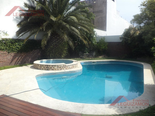 Imagen 2 de 20 de Chalet - 470m2 - De Categoria - Jardin Parquizado - Quincho - Piscina