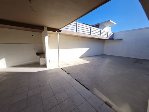Imagen 19 de 30 de Casa Centrica En Venta En Avellaneda
