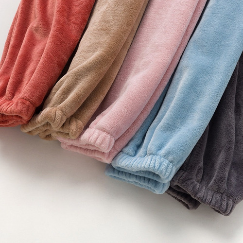 Imagen 2 de 6 de Pantalon Buzo Jogger Peludo Mujer Talla Única