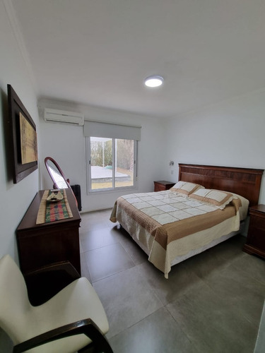 Imagen 20 de 28 de Vendo Casa 3 Dormitorios - Valle Del Golf - Impecable - Pileta