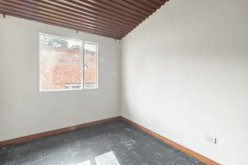 Casa En Venta En La Esmeralda. Cod V15539