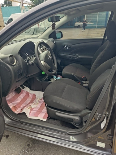 Imagem 2 de 12 de Nissan Versa 2017 1.6 16v Sv Aut. 4p