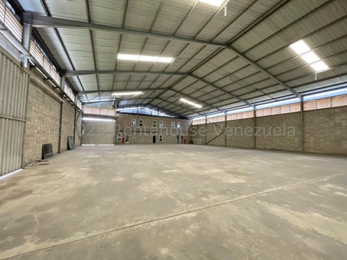 Gran Galpon En Venta De 17542mts Ubicado En Zona Industrial De Santa Cruz De Aragua Rah 24-1689