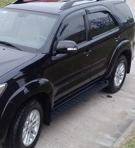 Toyota Hilux SW4 3.0 Srv Cuero I 171cv 4x4