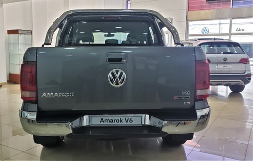 Imagen 4 de 21 de Volkswagen Amarok V6 Highline 0km 2022 Física.