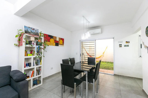 Ph De 2 Ambientes A La Venta Con Amplio Jardin En Villa Urquiza