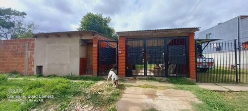 Casa  En Venta En Florencio Varela,  G.b.a. Zona Sur