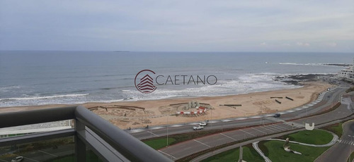 Apartamento En Peninsula - Punta Del Este- Ref: 2343