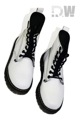 Nuevo! Botas De Piel Tipo Martens. Tallas #9, #9.5