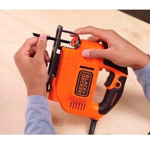 Sierra Caladora Black + Decker 4 Etapas 550w 220v + Maletín